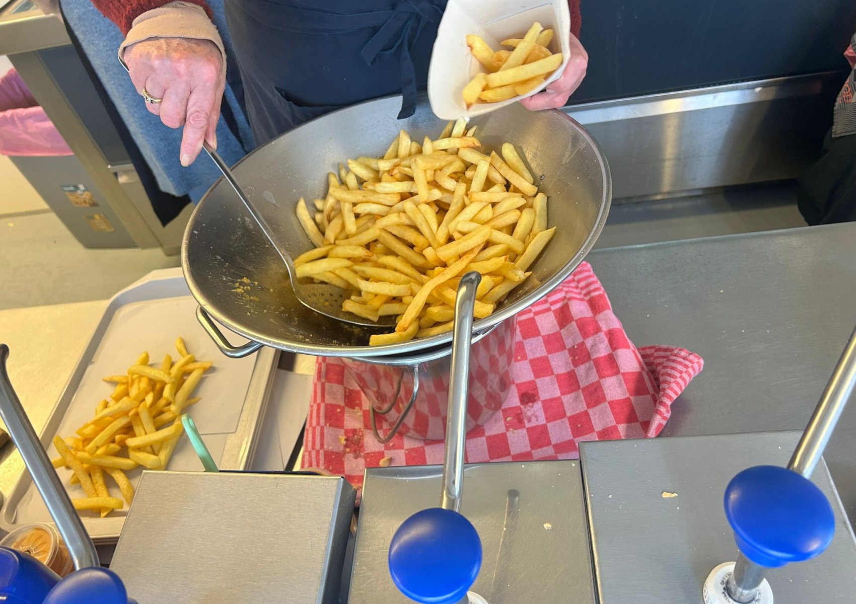 whatsapp image 2025-11-15 at 22.16.29 2